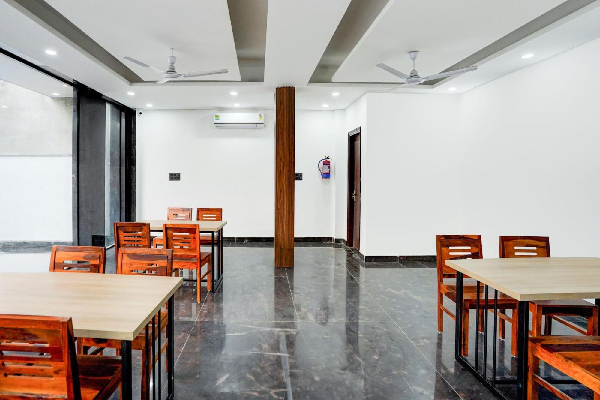 Super Collection O 63 A Noida Hotel Exterior photo